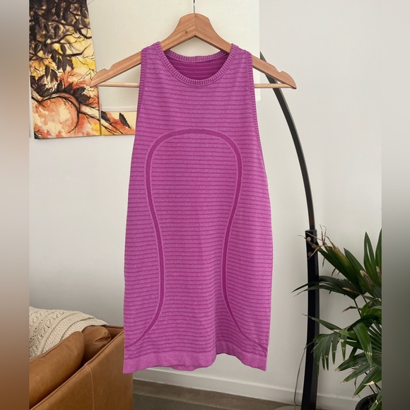 Lululemon Run: Swiftly Tech Tank - Picture 2 of 4
